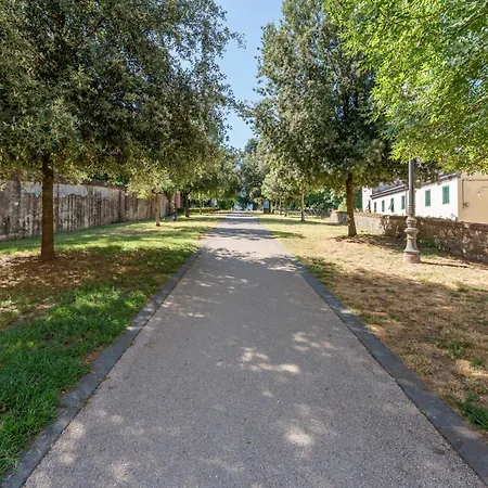 Finestra Sulle Mura * Lucca